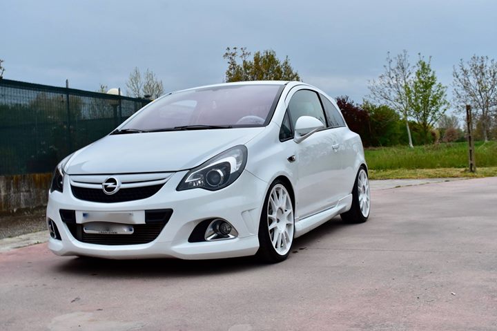 Lavoro impegnativo quello svolto su questa  #Opel  #Corsa  #OPC.
Nonostante il s…